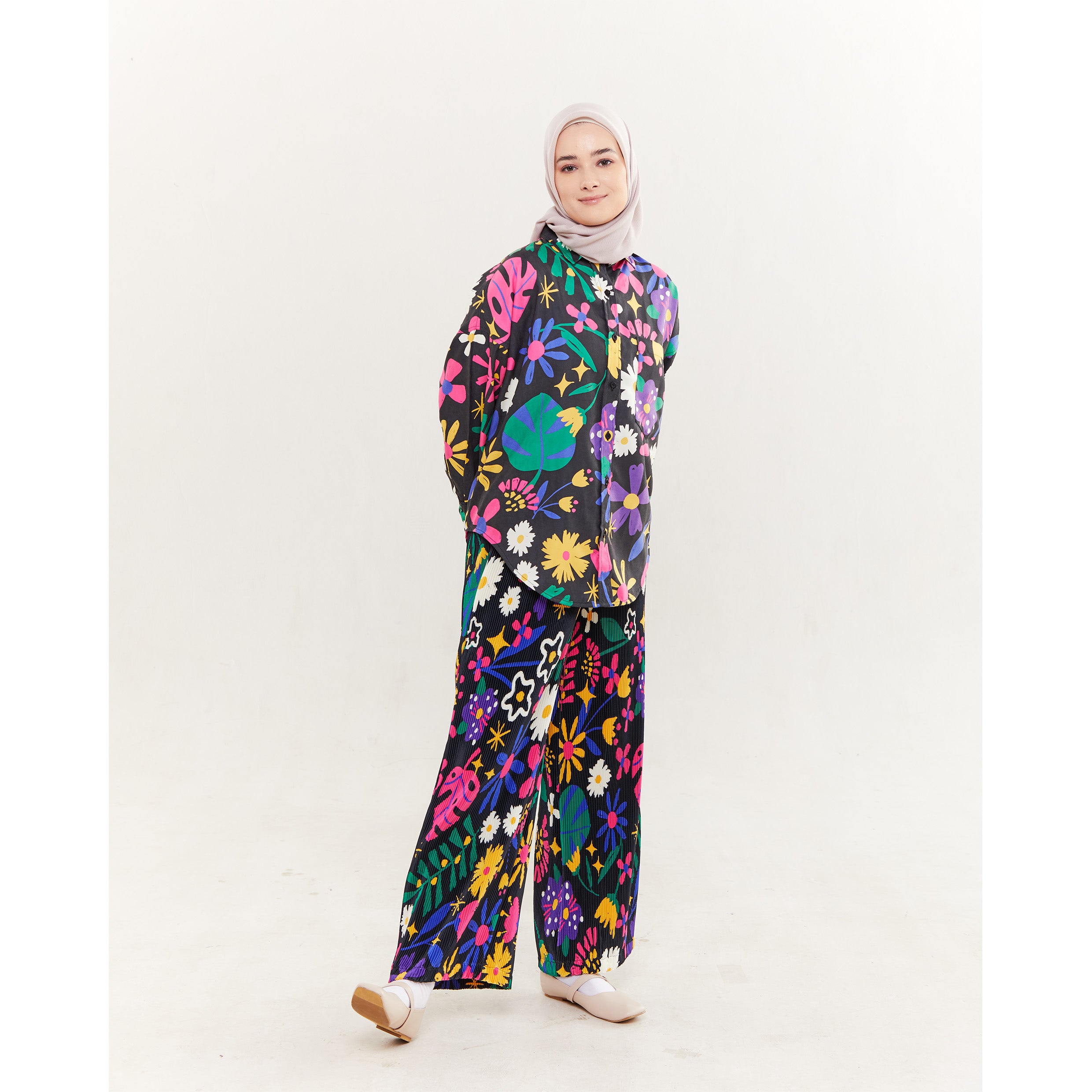 Nadjani Chila Pants Black X DindaPS