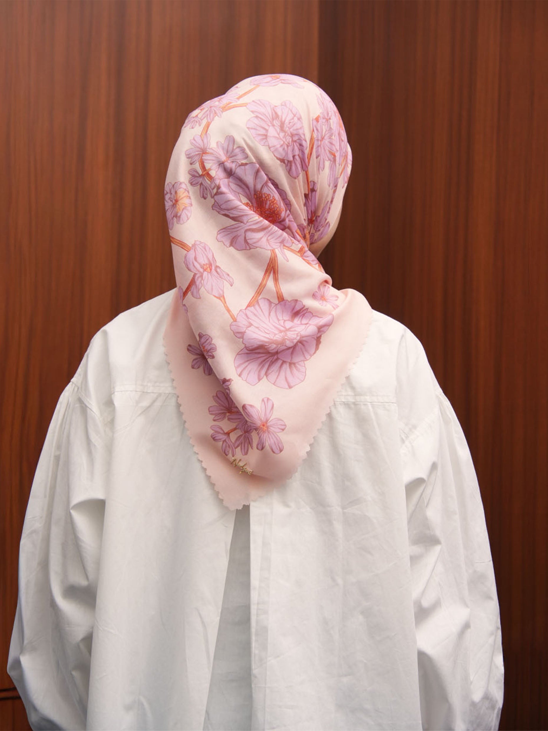 Nadjani Signature Chroma Isla Scarf Crimson