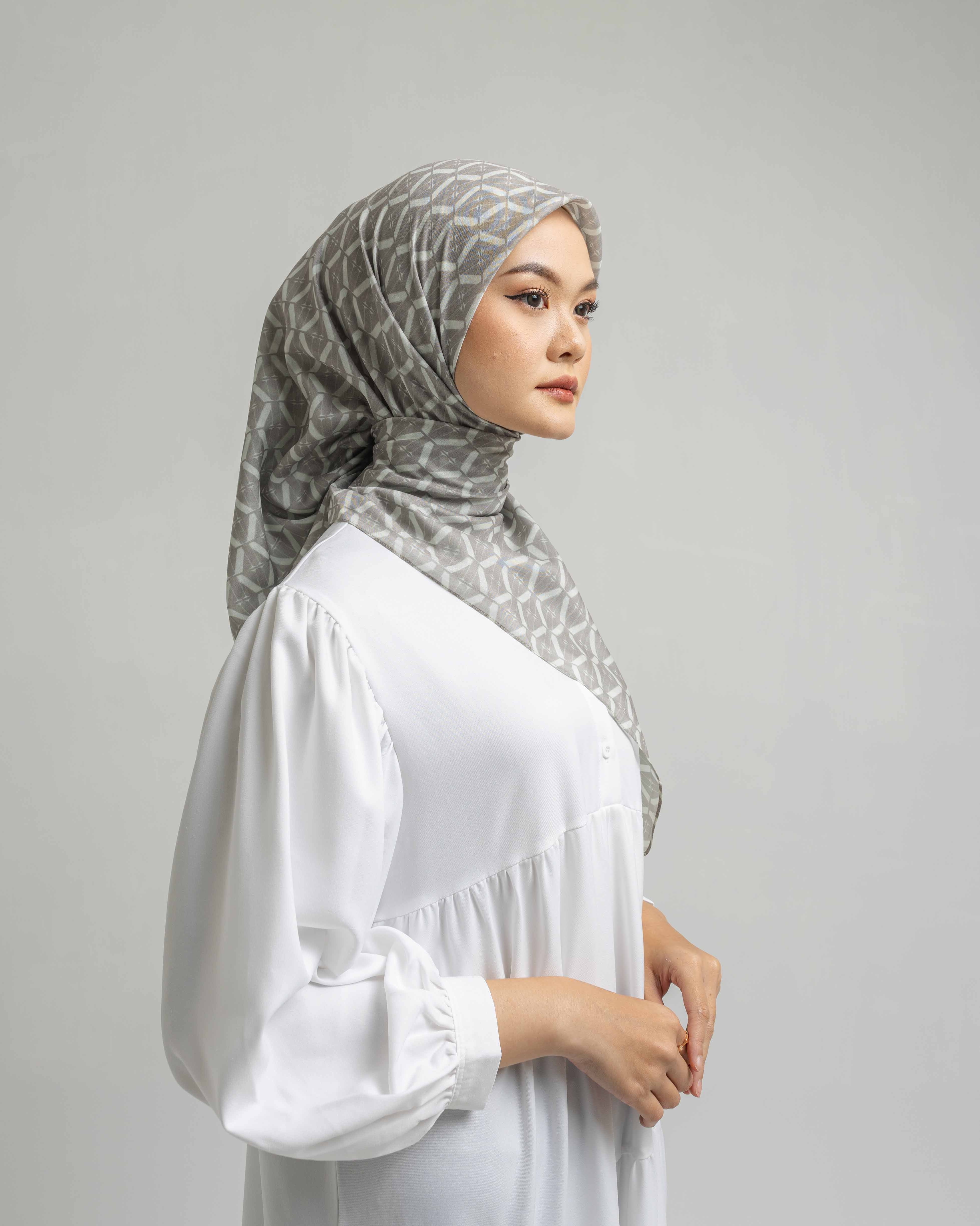 Nadjani Monogram Scarf Grey